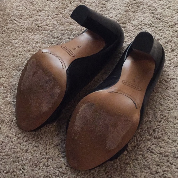 Coach heels in size 5 - Picture 4 of 4